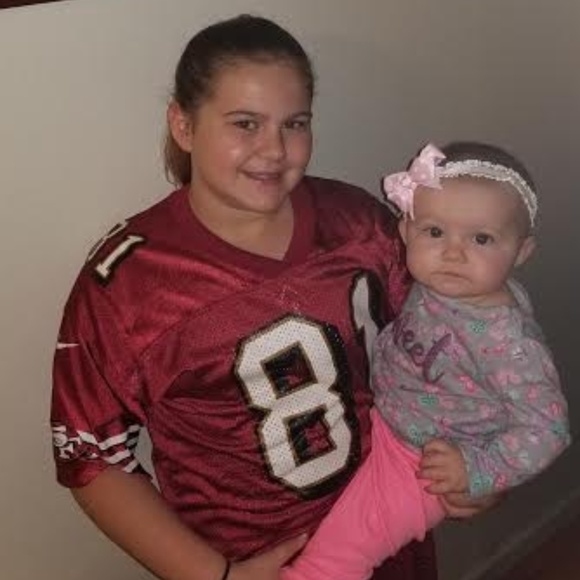 Meet your Posher, Stephanie - Picture 3 of 8